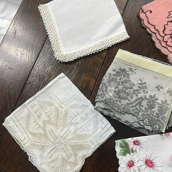6 vintage/antique handkerchiefs, various fabric, linen, polyester, cotton, - Picture 2 of 12